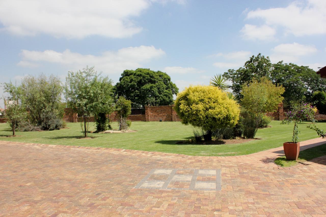 The Lazy Grape Guest Lodge & Spa Benoni Εξωτερικό φωτογραφία